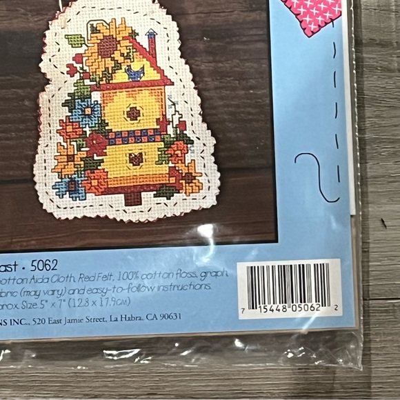 NWT Quilt Ups Bed & Breakfast Quilted Counted Cross Stitch Kit - Picture 7 of 13